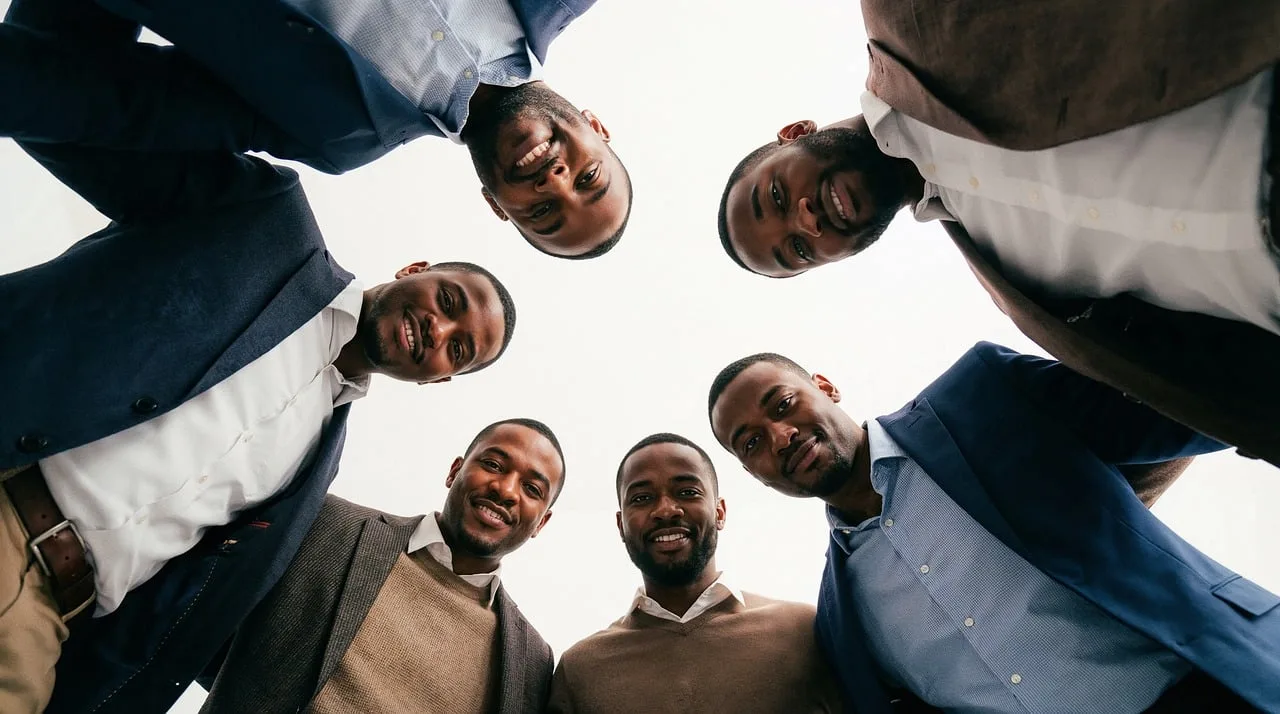 circle, teamwork, unity, nature, men, perspective, sky, success, diversity, business, community, strength, collaboration, group, bottom-view, partnership, professional, together, trust, leadership, bond, ai generated