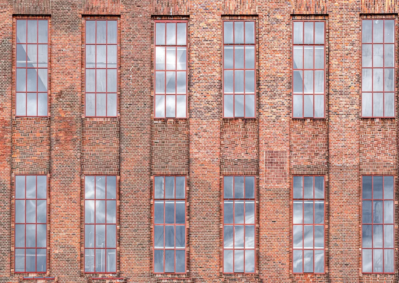 facade, architecture, housewall, building, window, brick, skyscraper, urban, house facade, company building, high, red-brown, glass, hall, reflection, lattice windows, stained glass window