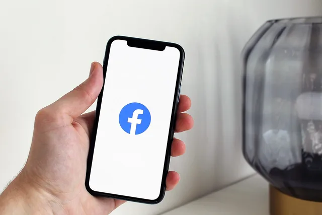phone, mobile, facebook, app, telephone, social media, smartphone, technology, digital, communication, facebook, facebook, facebook, facebook, facebook, social media, social media. Facebook groups migration: UK step-by-step guide